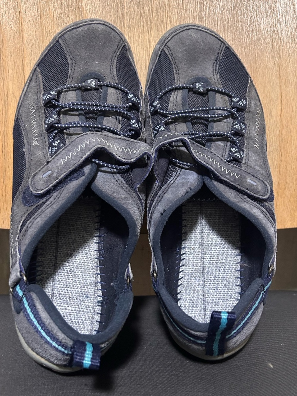 Women's sz8.5, Bass outdoor shoes